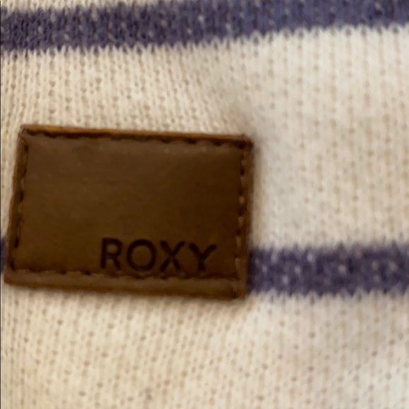 Woman’s Roxy Sweatshirt - Picture 4 of 4
